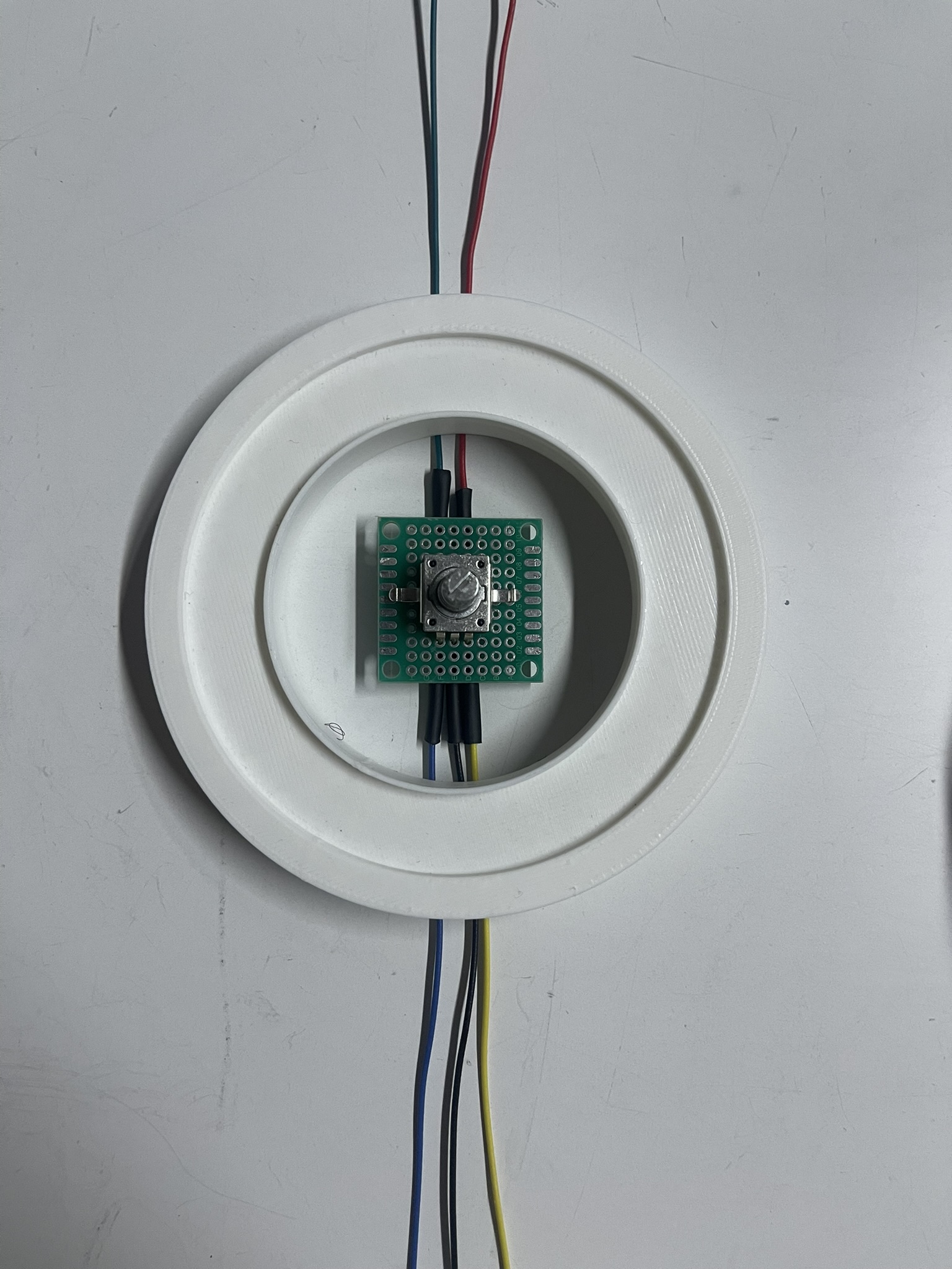 Ring housing with PCB